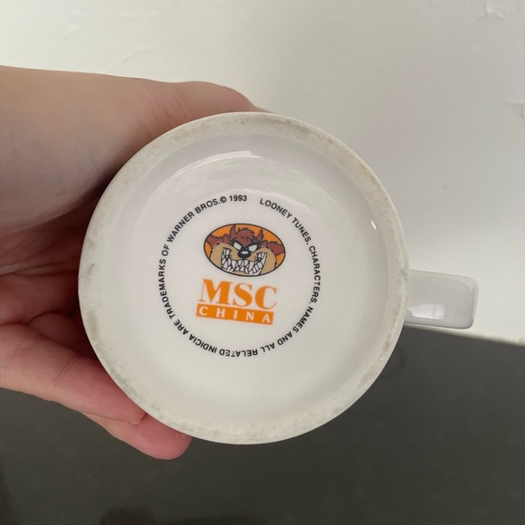 Warner Brothers Tasmanian Devil Mug-Looney Toons 1993 - Picture 3 of 3